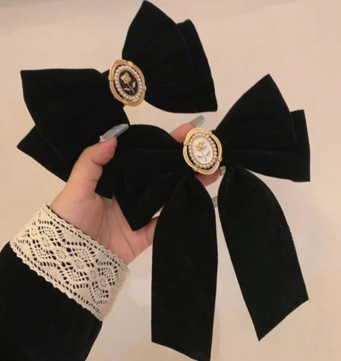 Velvet bow clips