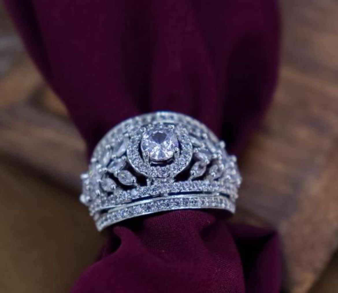 Vintage crown ring