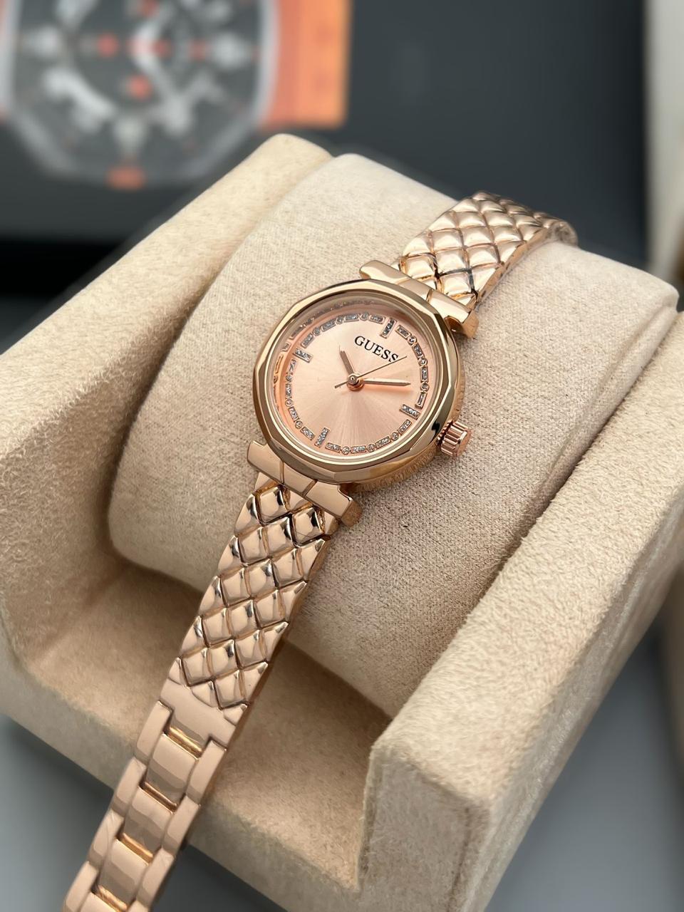 Rose Gold GUESS Watch (Rose Dial)